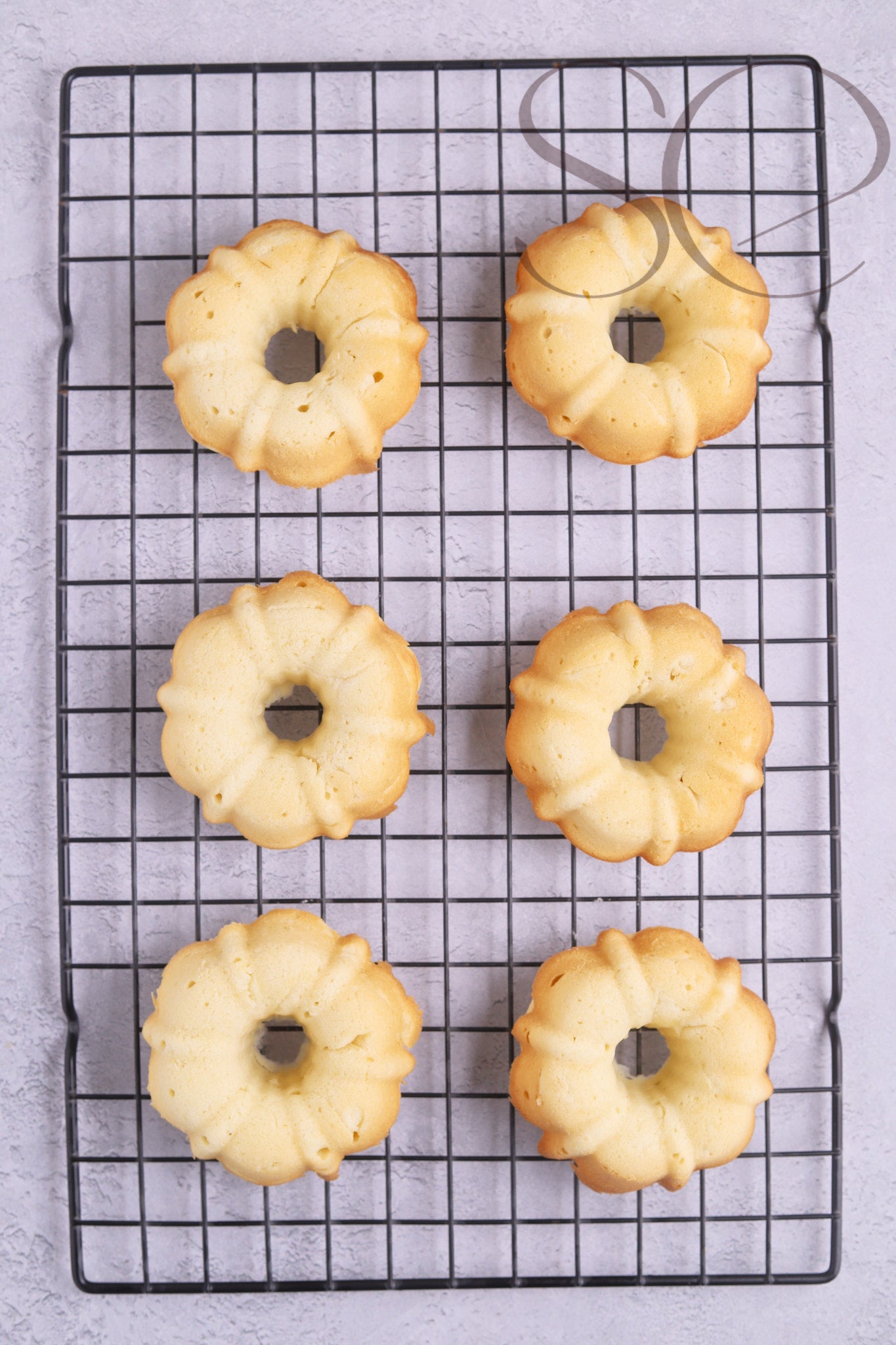 LEMON MINI BUNDT CAKES - SET 2 OF 6