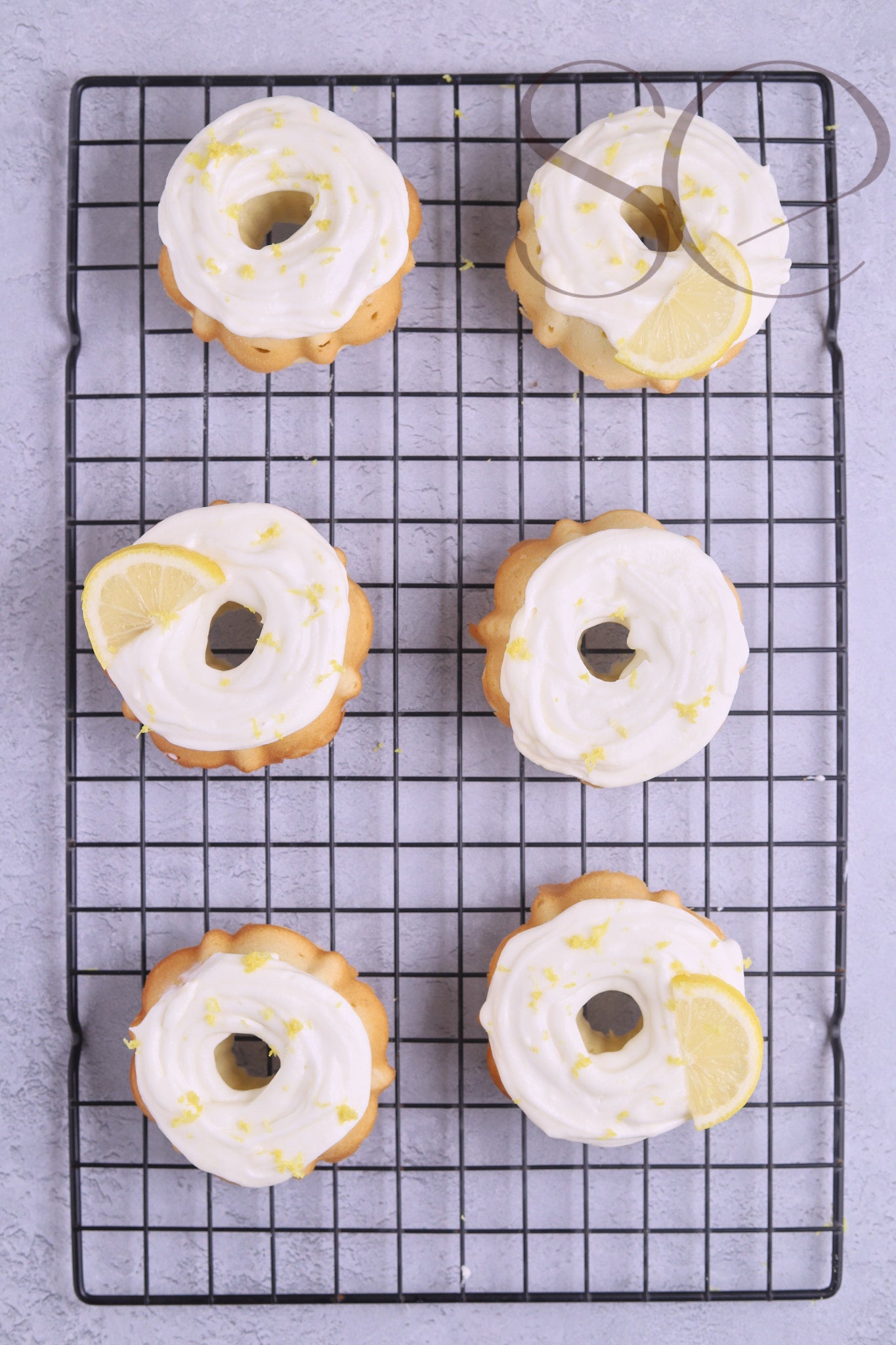 LEMON MINI BUNDT CAKES - SET 1 OF 6