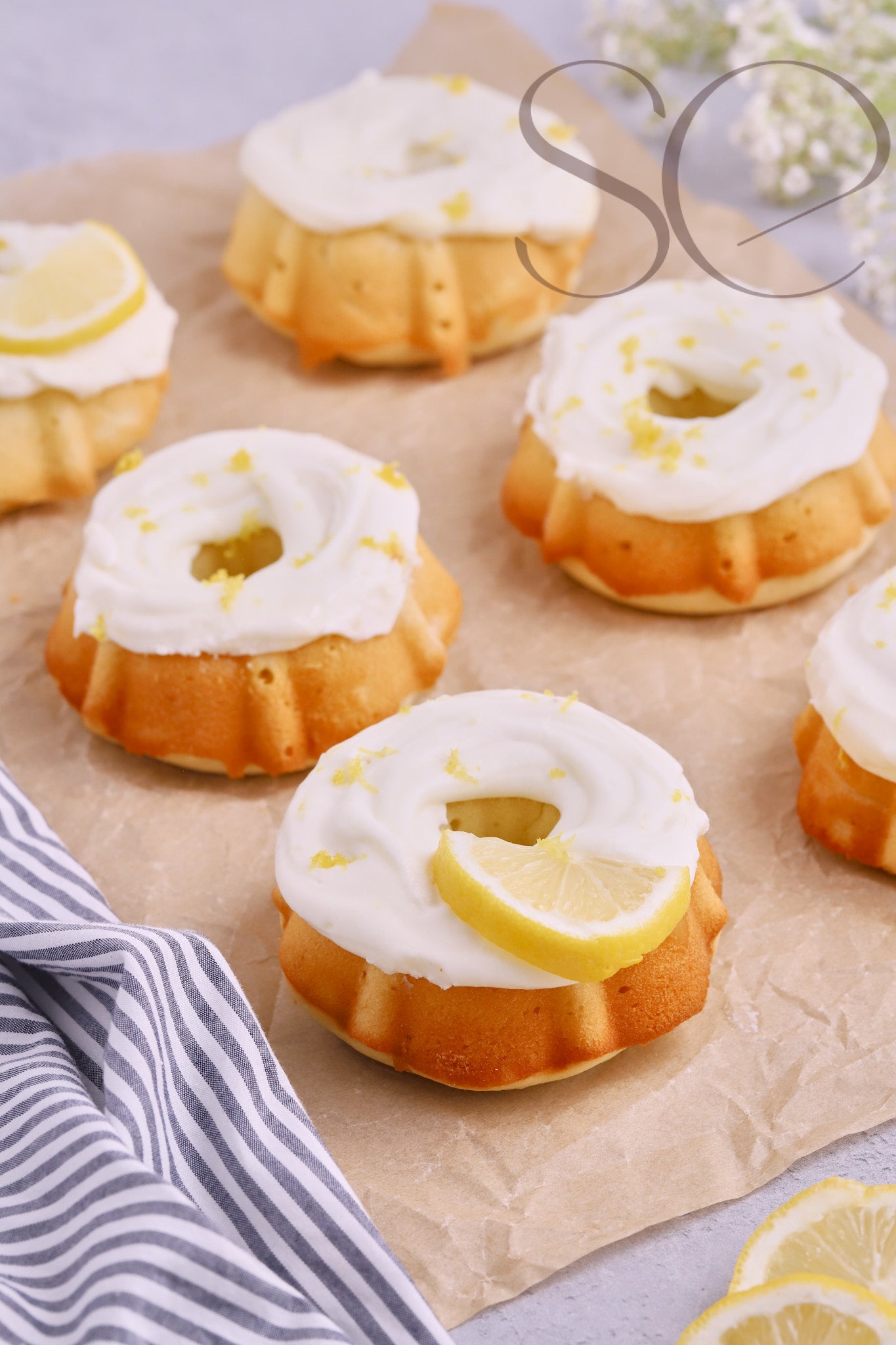 LEMON MINI BUNDT CAKES - SET 1 OF 6