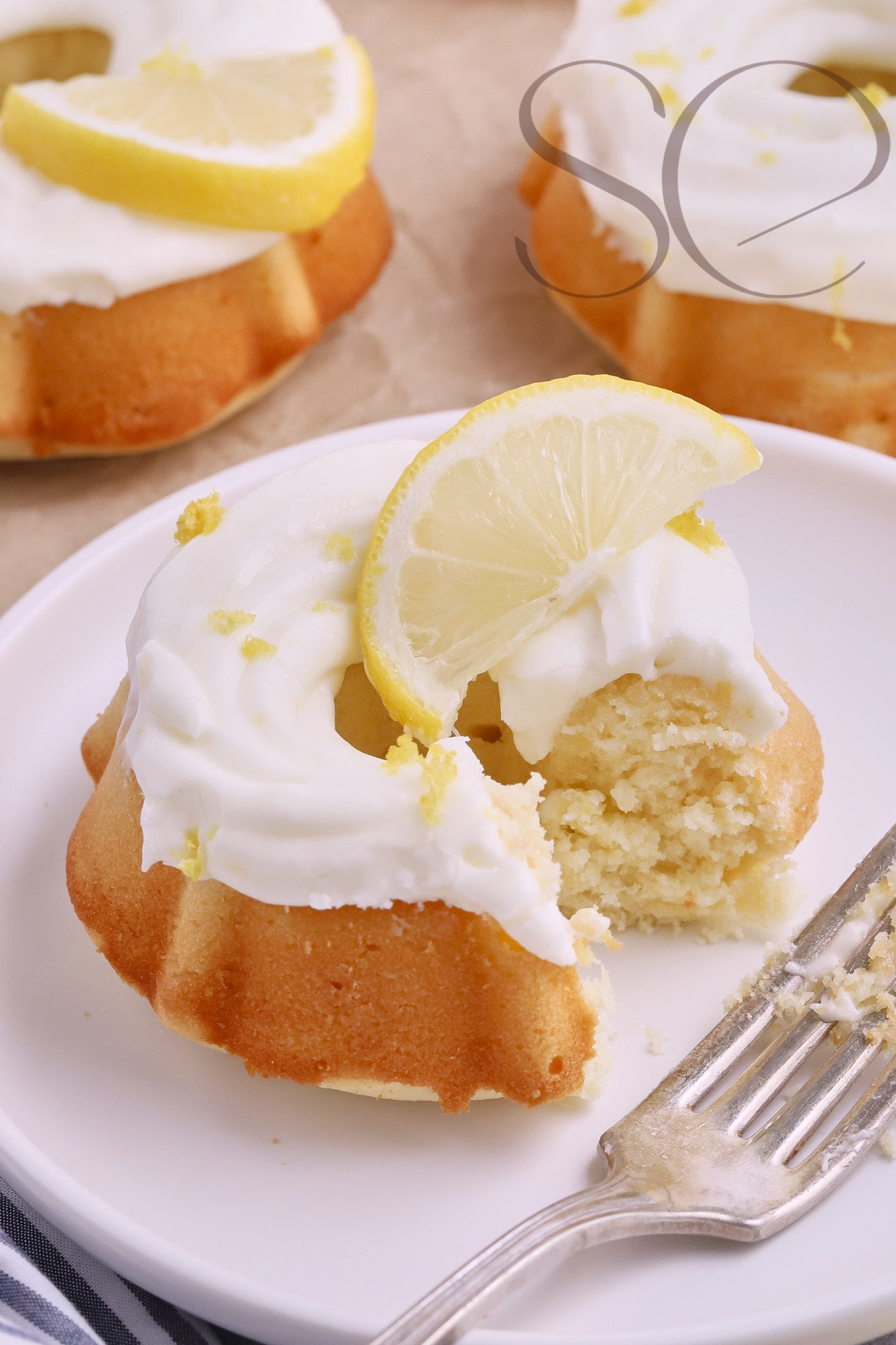 LEMON MINI BUNDT CAKES - SET 1 OF 6