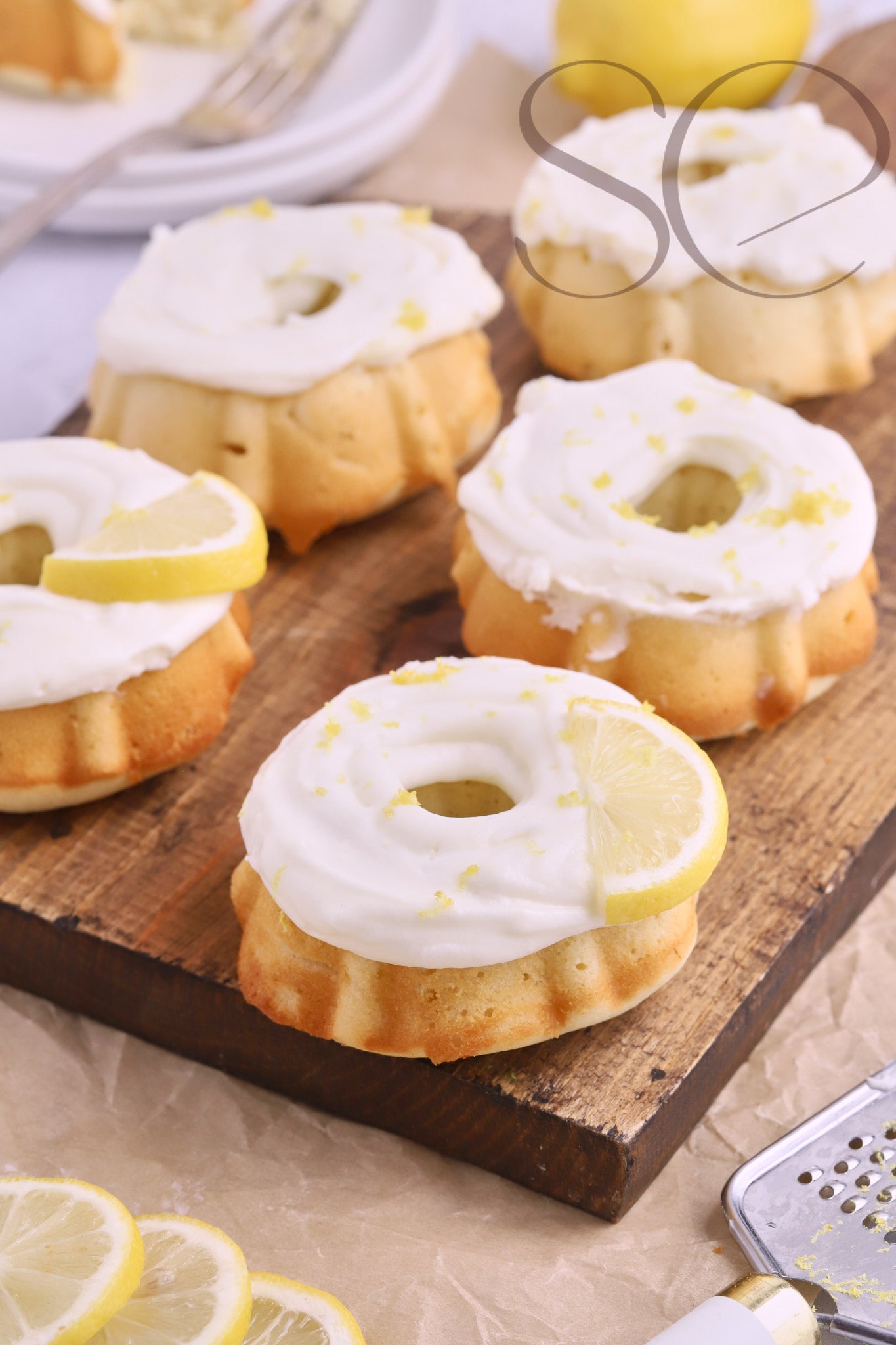 LEMON MINI BUNDT CAKES - SET 2 OF 6