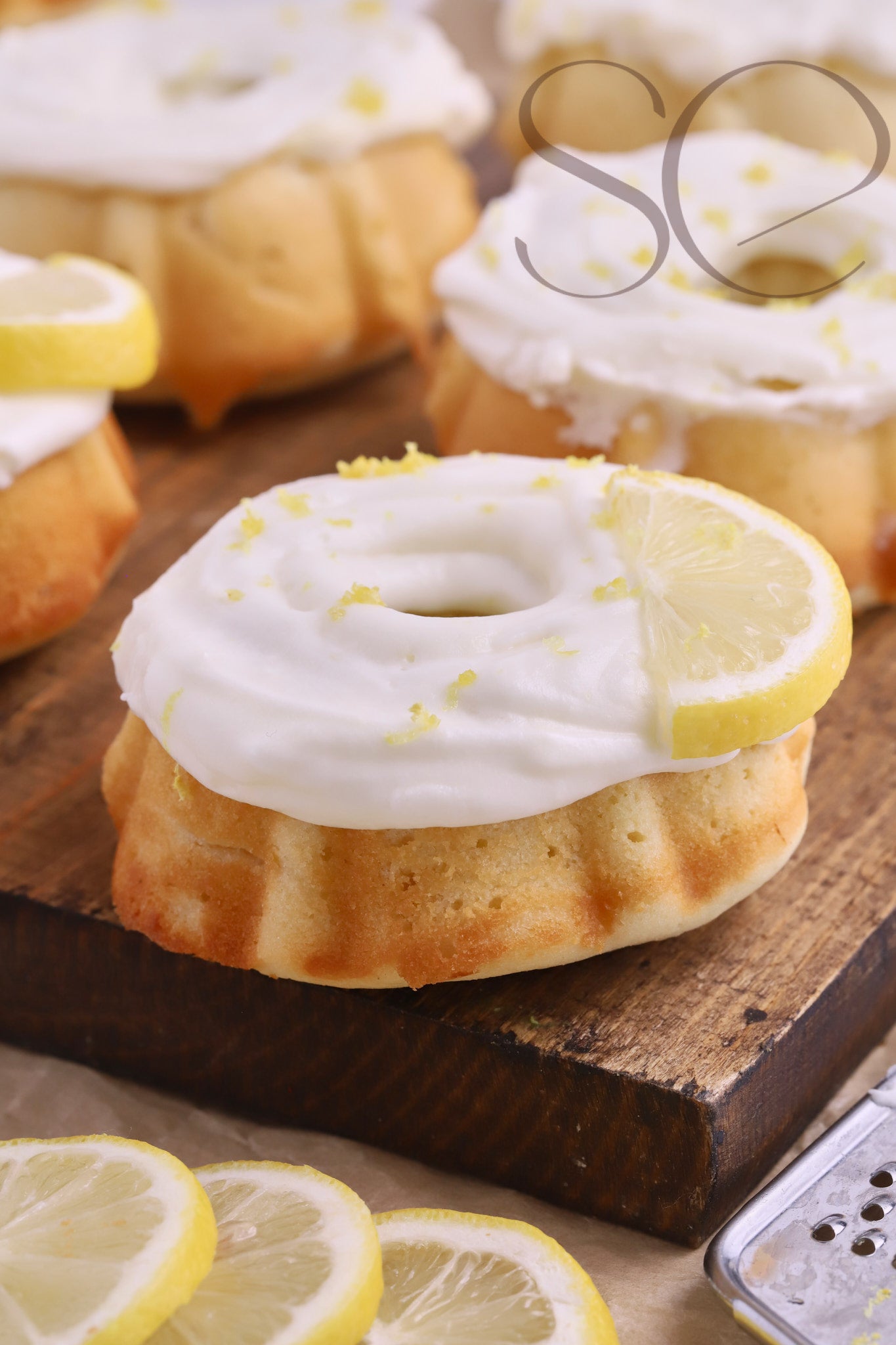 LEMON MINI BUNDT CAKES - SET 2 OF 6