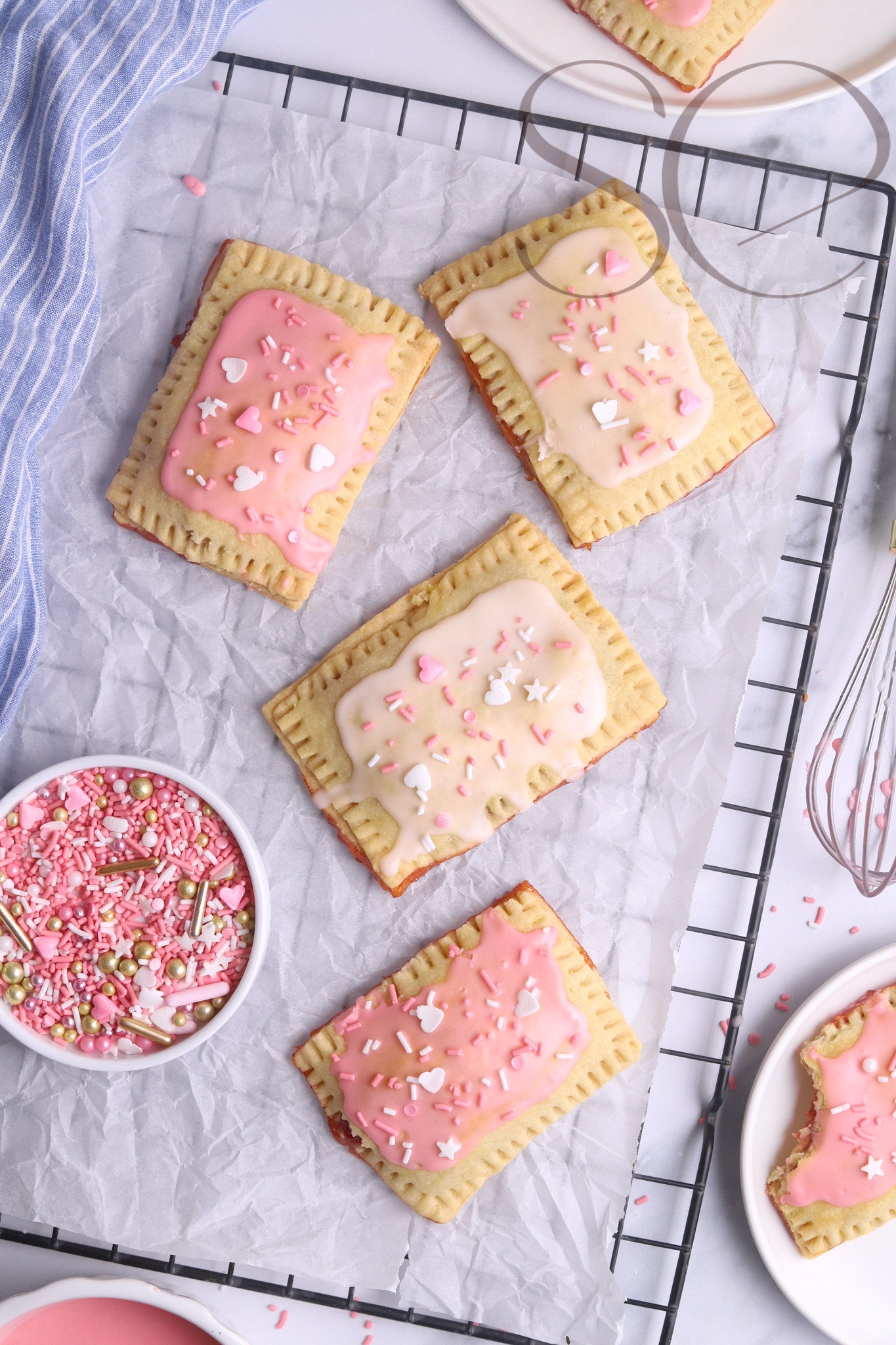 STRAWBERRY POPTARTS - SET 1 OF 2